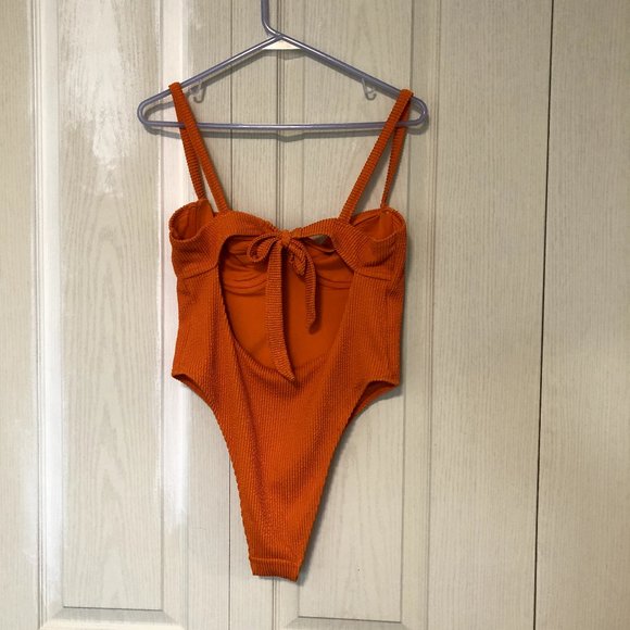 High Leg Textured One Piece Size M - Picture 2 of 6